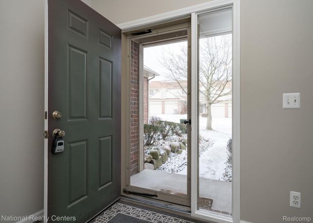 1291 Azalea Ln. Lane, Waterford Charter Township, MI 48327