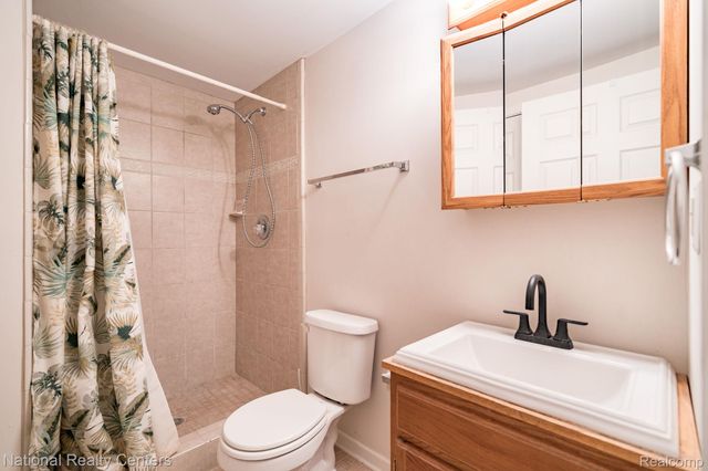 1291 Azalea Ln. Lane, Waterford Charter Township, MI 48327