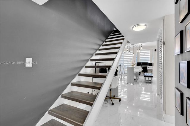 9179 Fontainebleau Blvd 9, Miami, FL 33172