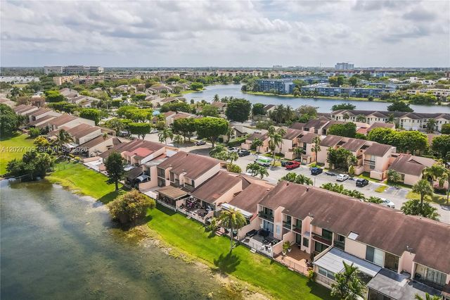 9179 Fontainebleau Blvd 9, Miami, FL 33172