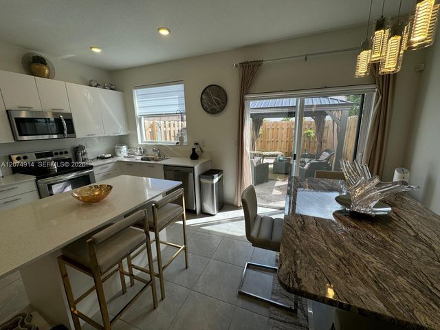 12265 NW 24th Place 12265, Miami, FL 33167