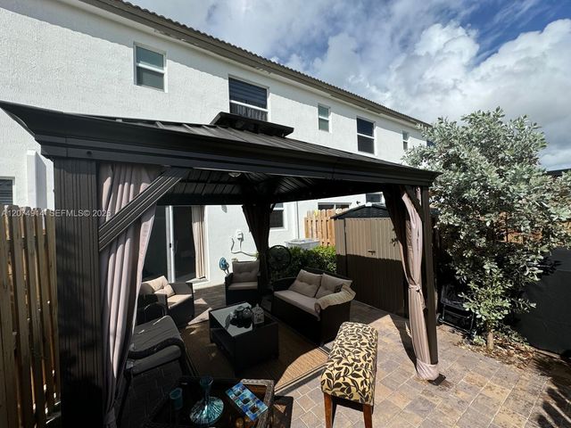 12265 NW 24th Place 12265, Miami, FL 33167
