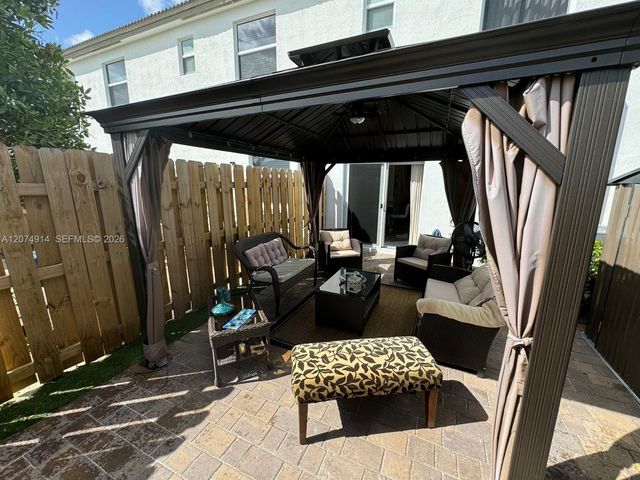 12265 NW 24th Place 12265, Miami, FL 33167