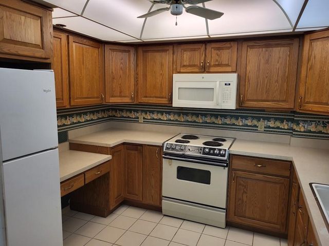 1 KEY CAPRI 209E, Treasure Island, FL 33706