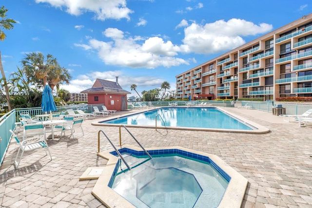 1 KEY CAPRI 209E, Treasure Island, FL 33706