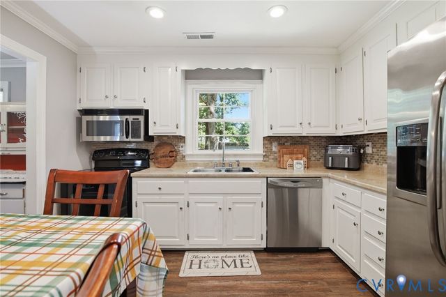 9294 Susquehanna Trl, Ashland, VA 23005