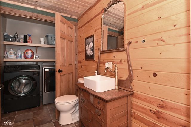 8850 W State Road 46, Columbus, IN 47201