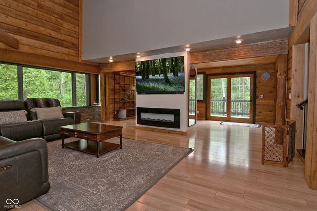 8850 W State Road 46, Columbus, IN 47201