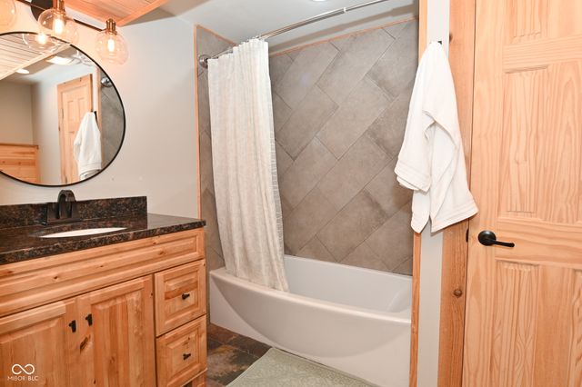 8850 W State Road 46, Columbus, IN 47201