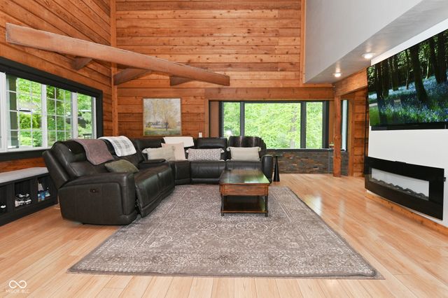 8850 W State Road 46, Columbus, IN 47201