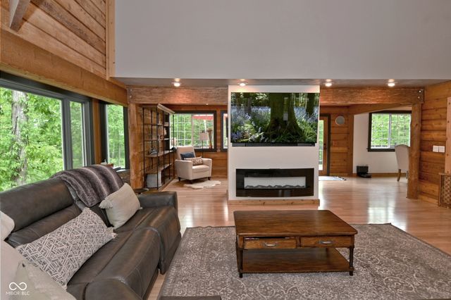 8850 W State Road 46, Columbus, IN 47201