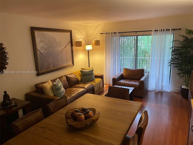 9301 SW 92nd Ave 407B, Miami, FL 33176