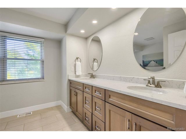 6484 S Newport Ct, Centennial, CO 80111
