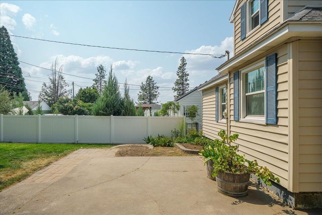 1107 W 27th Ave, Spokane, WA 99203