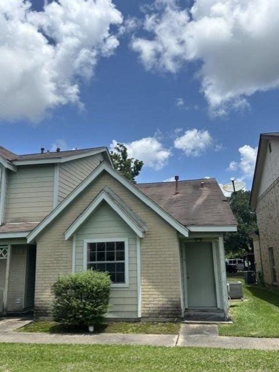 1903 Country Village Bl 26A, Humble, TX 77338