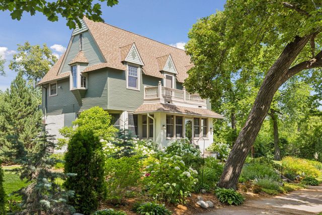 1818 Kenwood Parkway, Minneapolis, MN 55405