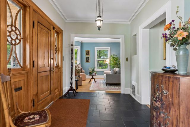1818 Kenwood Parkway, Minneapolis, MN 55405