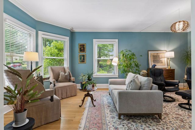 1818 Kenwood Parkway, Minneapolis, MN 55405