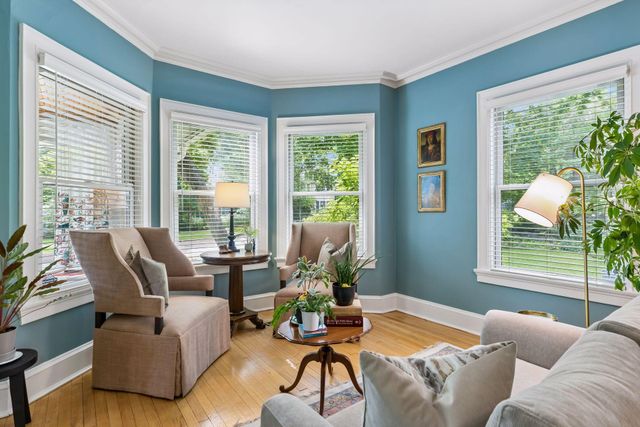 1818 Kenwood Parkway, Minneapolis, MN 55405