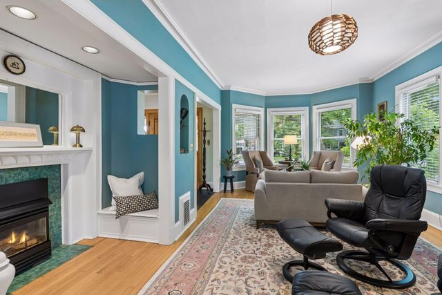 1818 Kenwood Parkway, Minneapolis, MN 55405