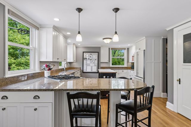 1818 Kenwood Parkway, Minneapolis, MN 55405