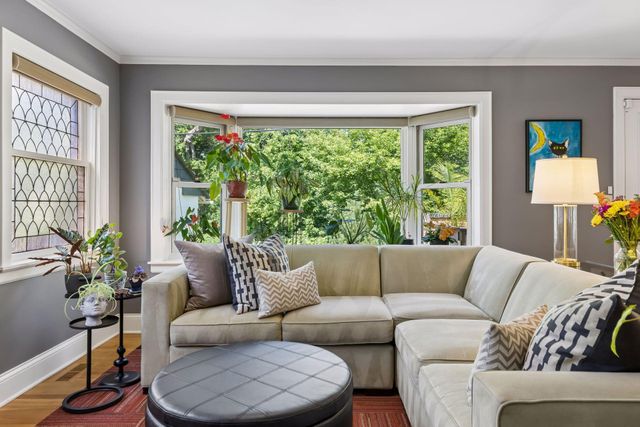1818 Kenwood Parkway, Minneapolis, MN 55405