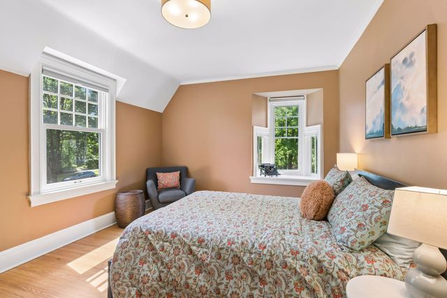 1818 Kenwood Parkway, Minneapolis, MN 55405
