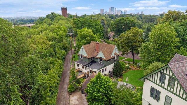 1818 Kenwood Parkway, Minneapolis, MN 55405