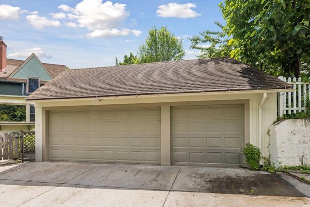 1818 Kenwood Parkway, Minneapolis, MN 55405