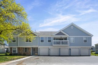 1194 Ballantrae Place B, Mundelein, IL 60060
