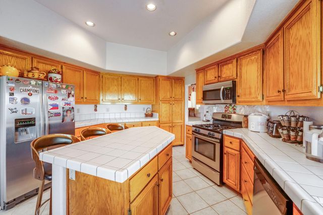 8559 Zinnia Way, Elk Grove, CA 95624