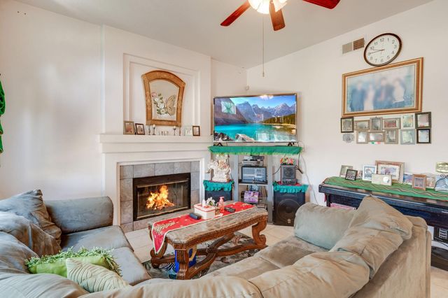 8559 Zinnia Way, Elk Grove, CA 95624