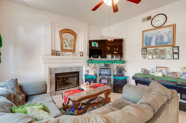 8559 Zinnia Way, Elk Grove, CA 95624