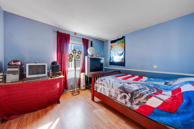 8559 Zinnia Way, Elk Grove, CA 95624