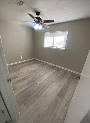 8212 Tavenor Lane, Houston, TX 77075