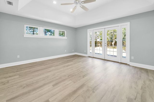 845 N Lakeside Drive, Destin, FL 32541