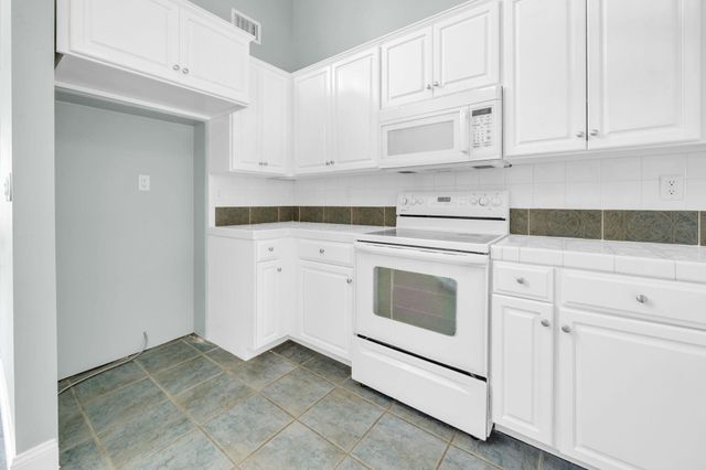 845 N Lakeside Drive, Destin, FL 32541