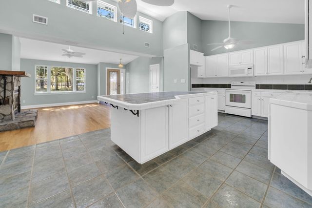 845 N Lakeside Drive, Destin, FL 32541