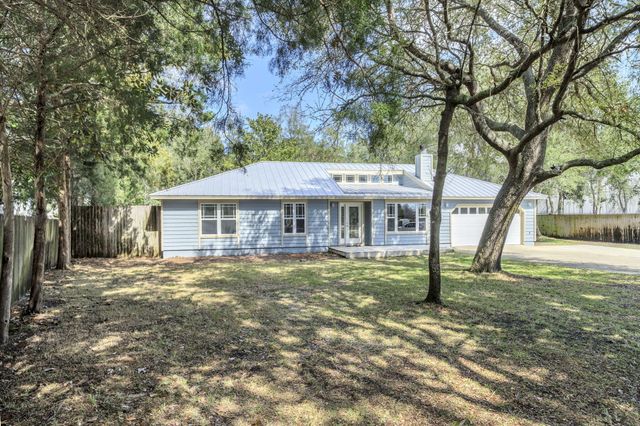 845 N Lakeside Drive, Destin, FL 32541