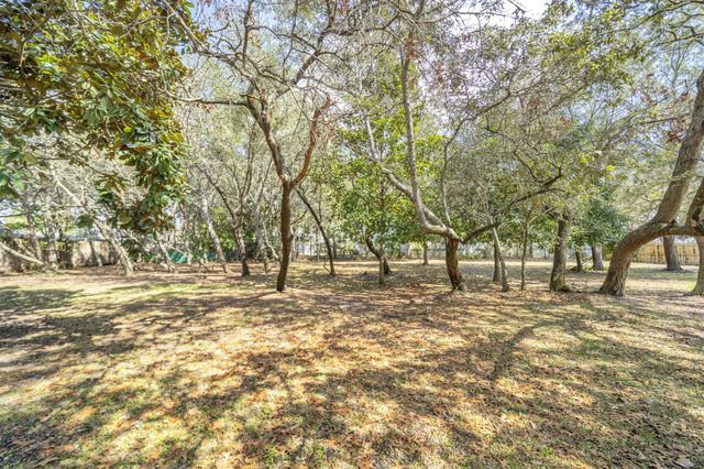 845 N Lakeside Drive, Destin, FL 32541