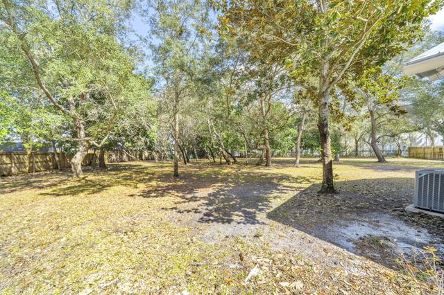 845 N Lakeside Drive, Destin, FL 32541