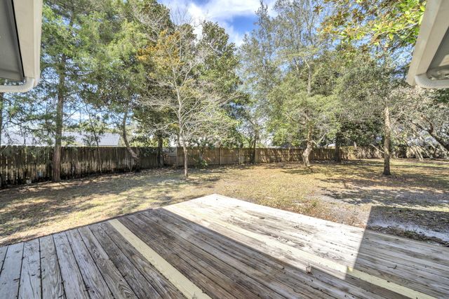 845 N Lakeside Drive, Destin, FL 32541
