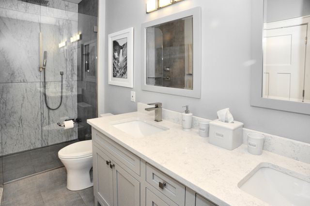 205 Elmhurst Avenue, Valparaiso, IN 46385