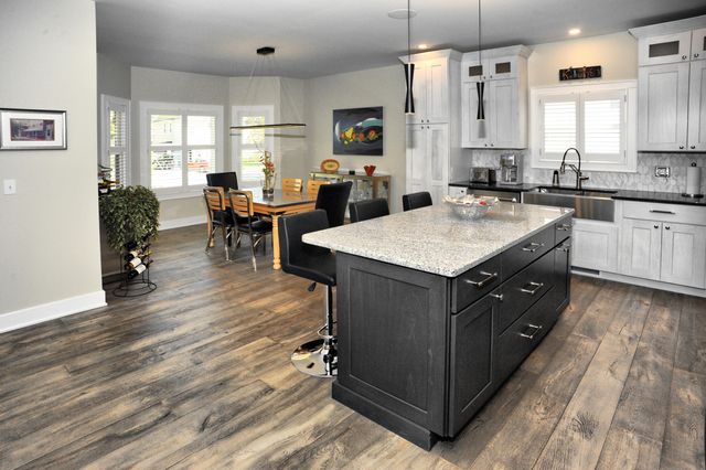 205 Elmhurst Avenue, Valparaiso, IN 46385
