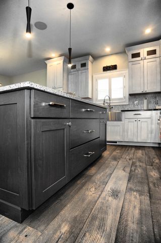 205 Elmhurst Avenue, Valparaiso, IN 46385