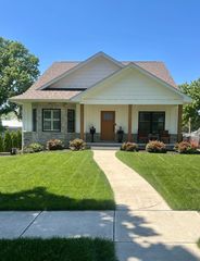 205 Elmhurst Avenue, Valparaiso, IN 46385