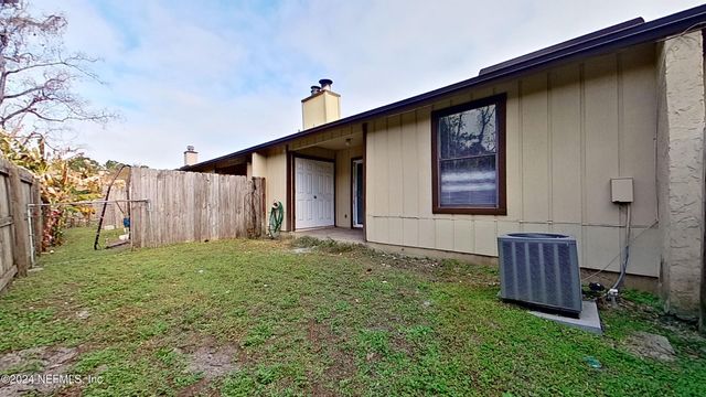 1293 MONTECELLO Drive B, Orange Park, FL 32065