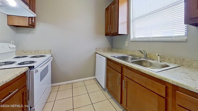 1293 MONTECELLO Drive B, Orange Park, FL 32065