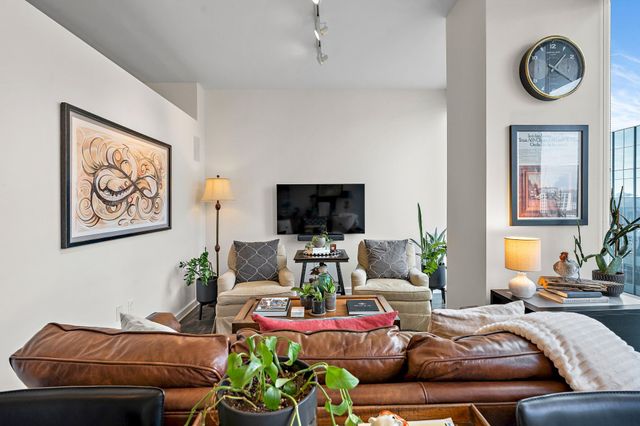 1212 Laurel St Apt 1510, Nashville, TN 37203