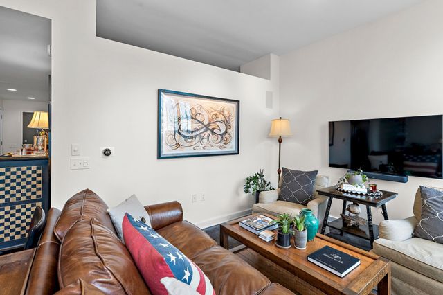 1212 Laurel St Apt 1510, Nashville, TN 37203